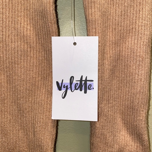 Vylette Puff Sleve Turtleneck in Camel Color SZ: XS - Picture 4 of 7